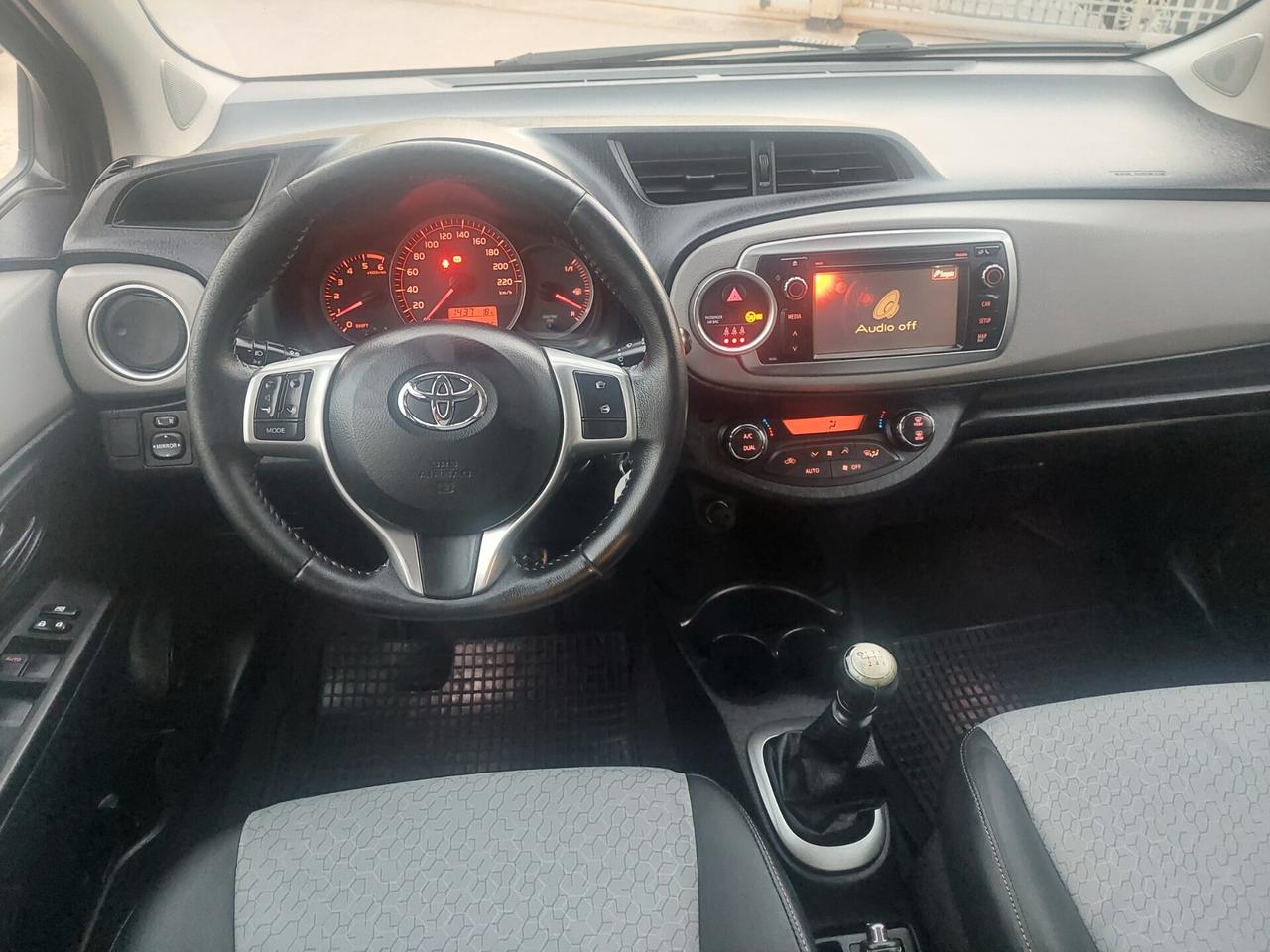 Toyota Yaris 1.4 D-4D 5 porte 90cv TETTO