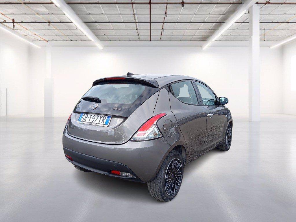 LANCIA Ypsilon 1.0 firefly hybrid Silver Plus s&s 70cv del 2023
