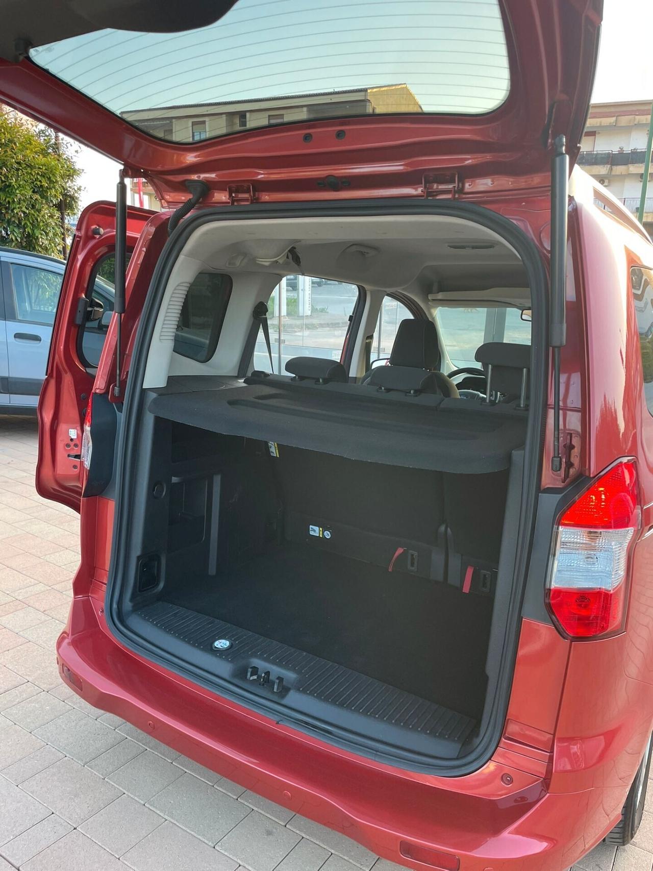Ford Tourneo Courier 1.5 TDCI 75 CV Plus 5P 2015