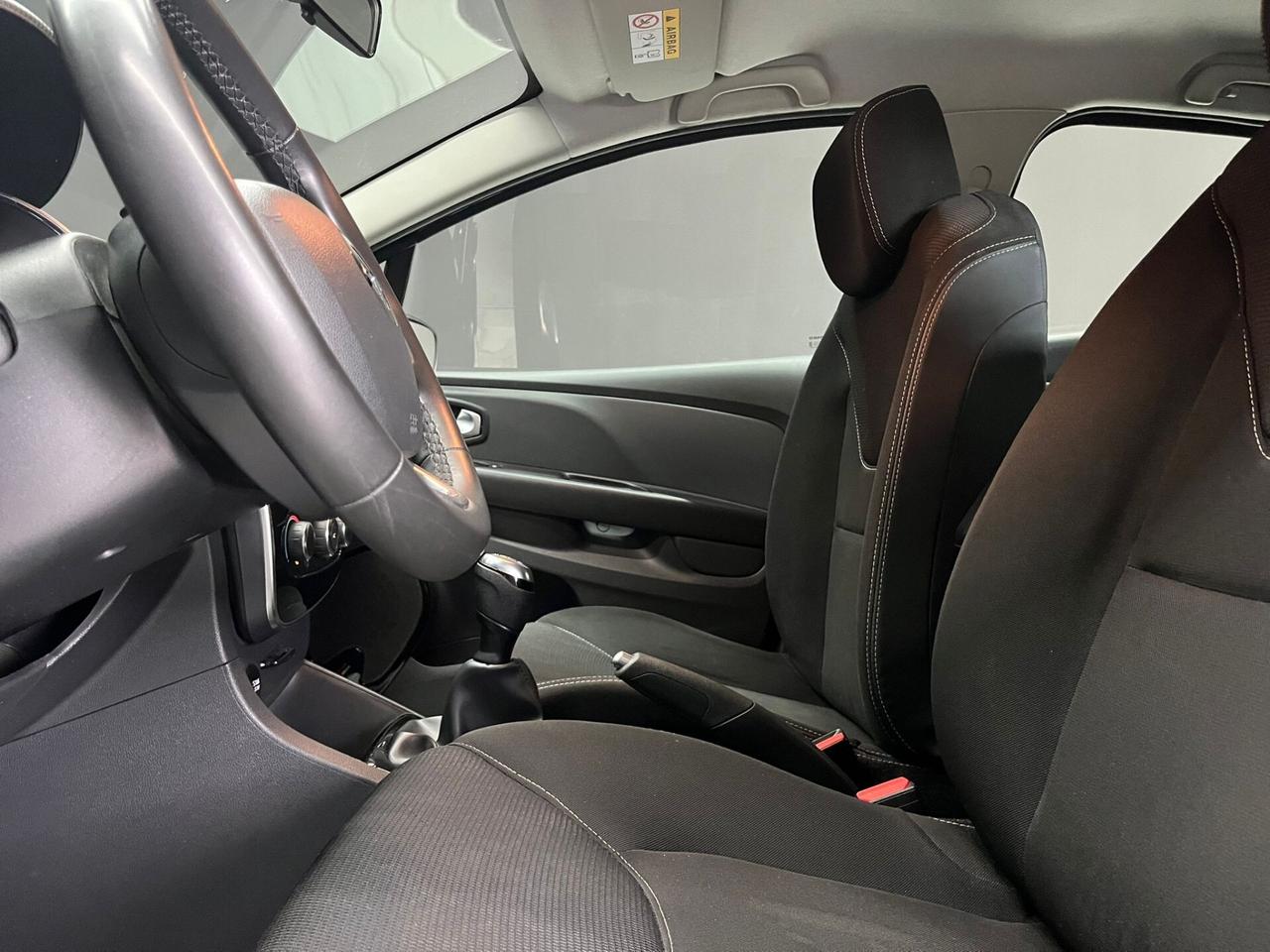 Renault Clio TCe 12V 75 CV 5 porte Generation OK NEOPATENTATI