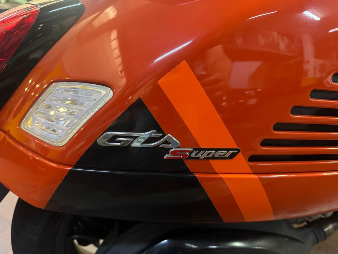 Piaggio Vespa 300 GTS