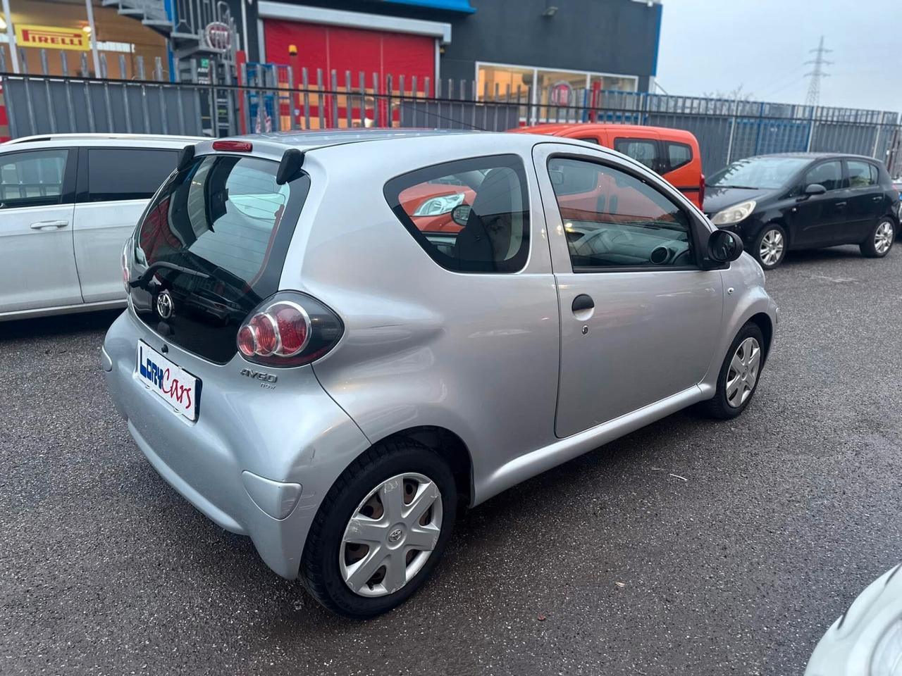 Toyota Aygo 1.0 12V VVT-i 3 porte Sol NEOPATENTATI