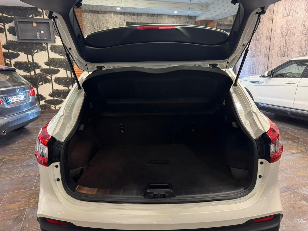 Nissan Qashqai 1.2 DIG-T Business