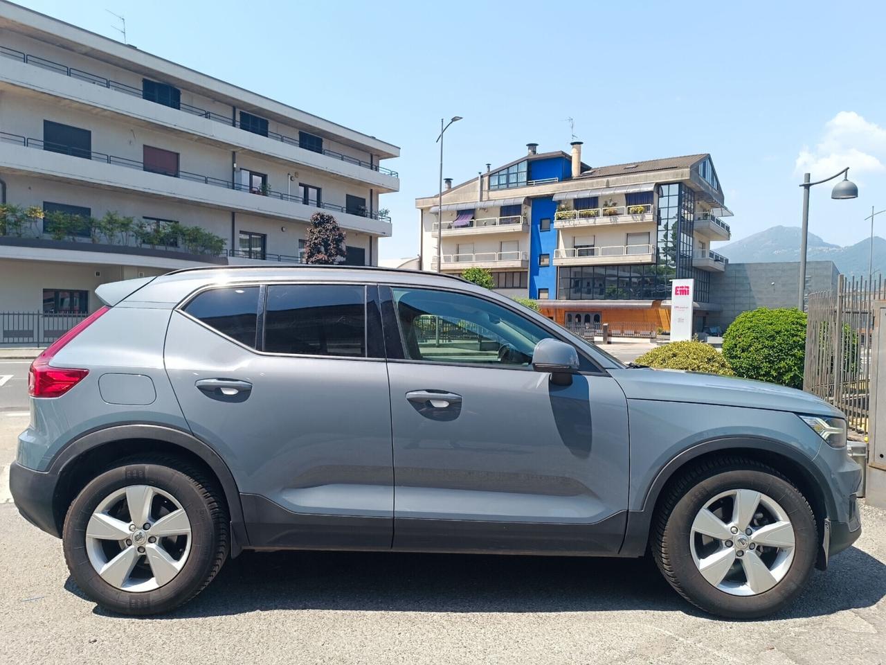 Volvo XC40 D3 Momentum Pro AUTOM. RETROCAMERA NAVI