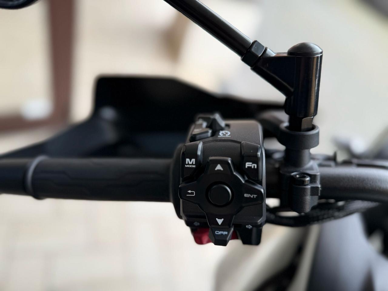 CFMOTO MT-X 800 BASSA-830