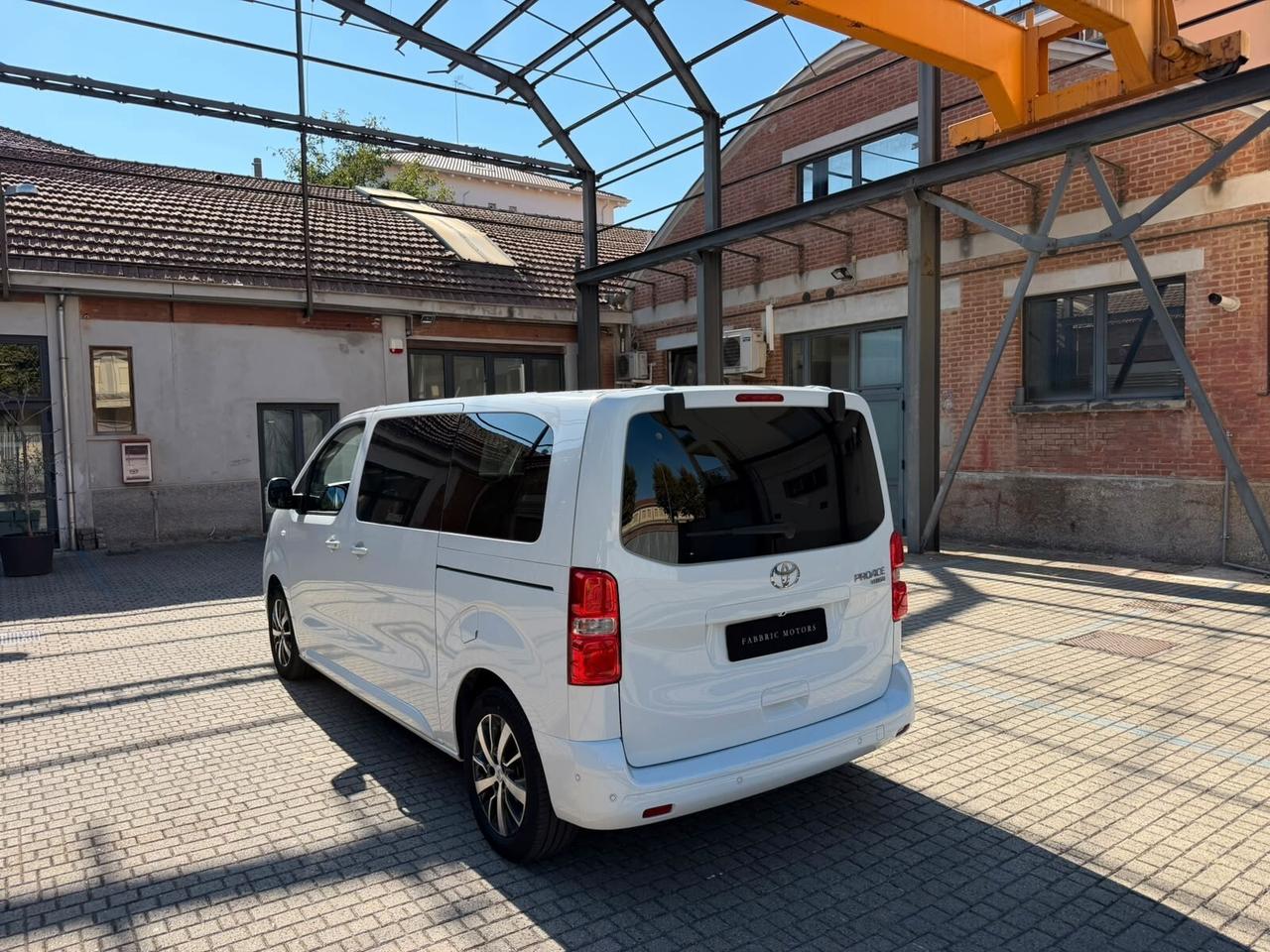 Toyota Proace Verso 2.0D 177 CV L1 Medium A/T D Executive
