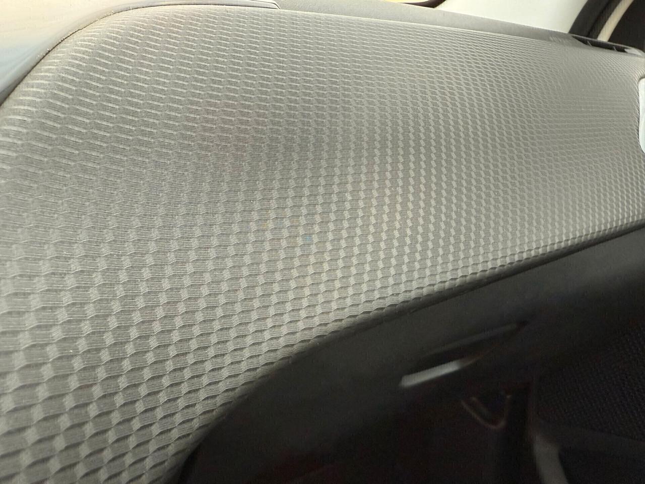 Peugeot 2008 BlueHDi 100 Black Matt