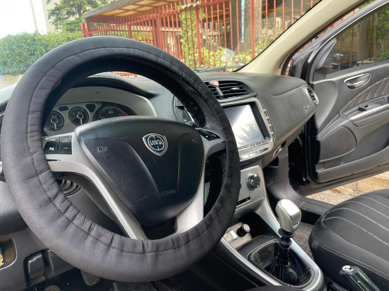 Lancia Delta 1.6 MJT DPF Argento