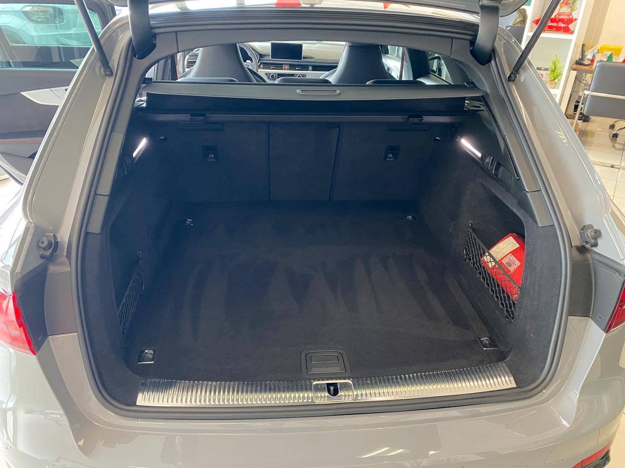 Audi A4 RS 4 Avant 2.9 TFSI quattro tiptronic