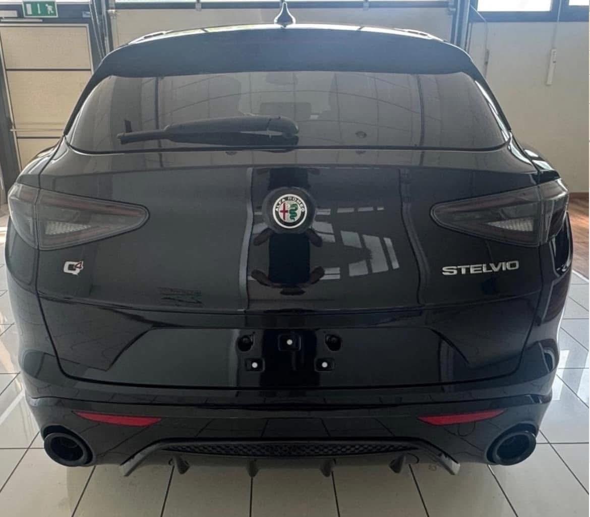 Alfa Romeo Stelvio 2.2 Turbodiesel 210 CV AT8 Q4 Veloce NOLEGGIO