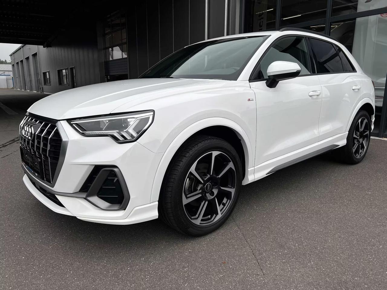 Audi Q3 35 TFSI S line edition