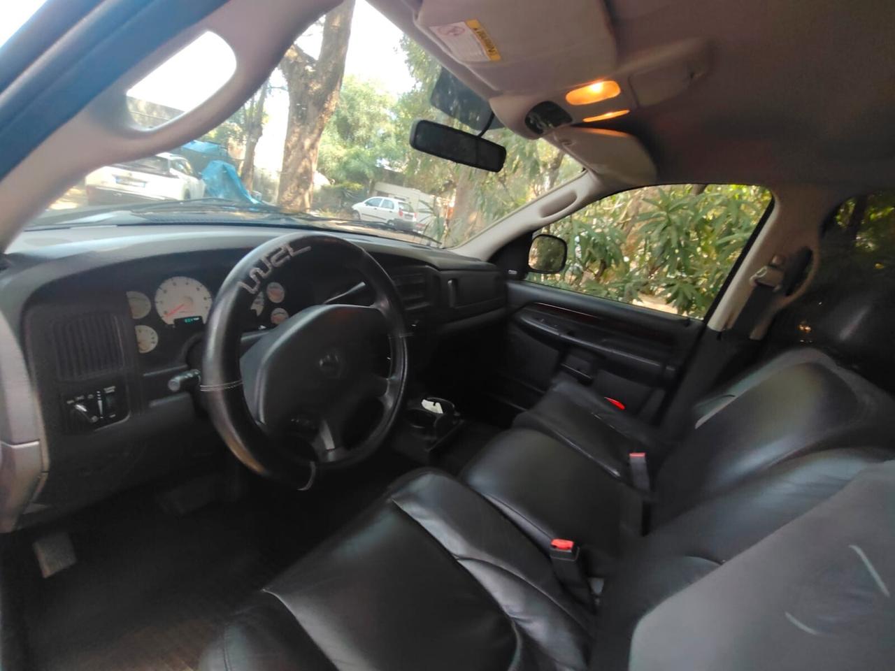 Dodge RAM SLT Long Cab