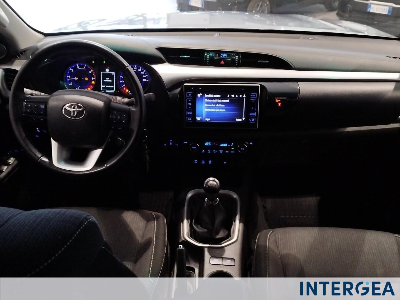 TOYOTA Hilux 2.4 d-4d double cab Comfort 4wd