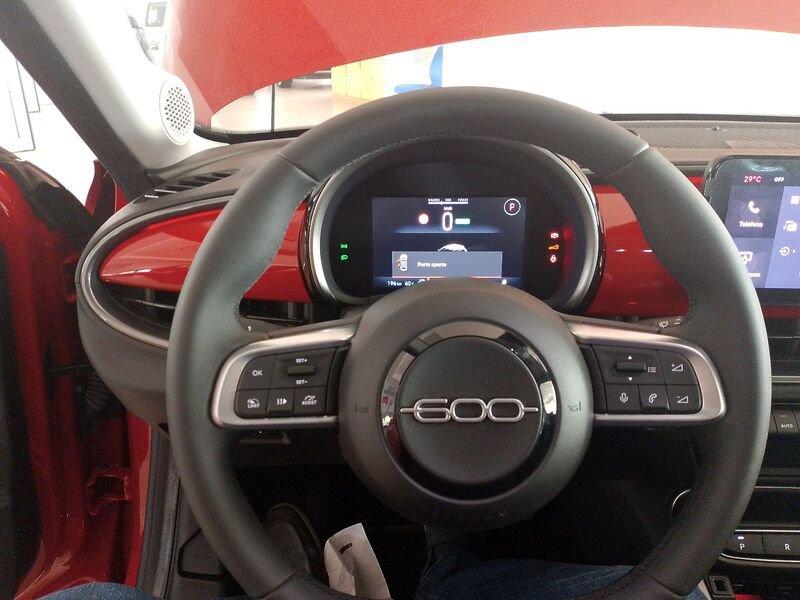 FIAT 600e - Red