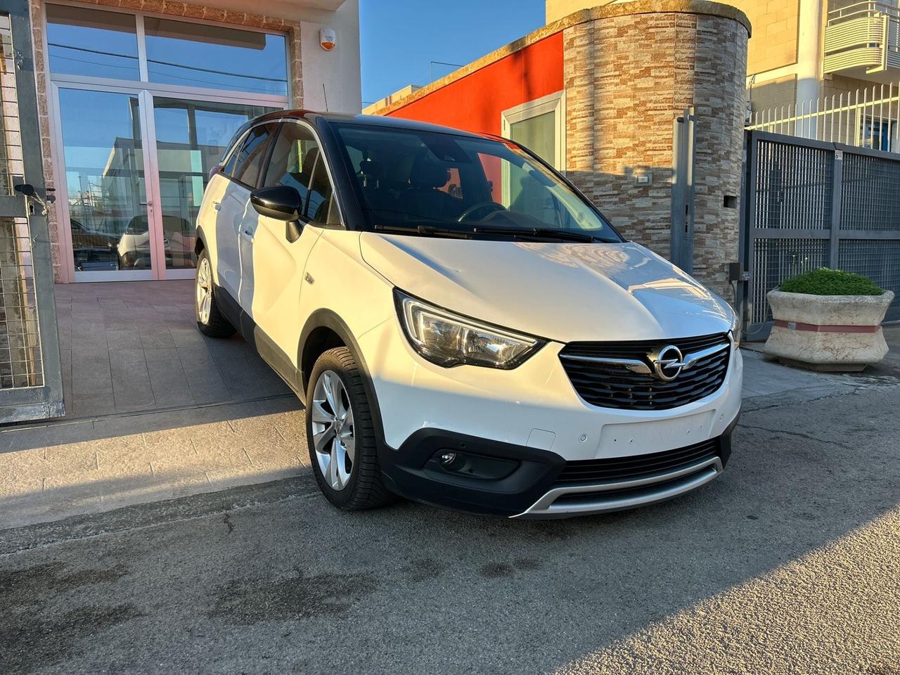 Opel Crossland X 1.5D -2017 B-COLOR/CAMERA