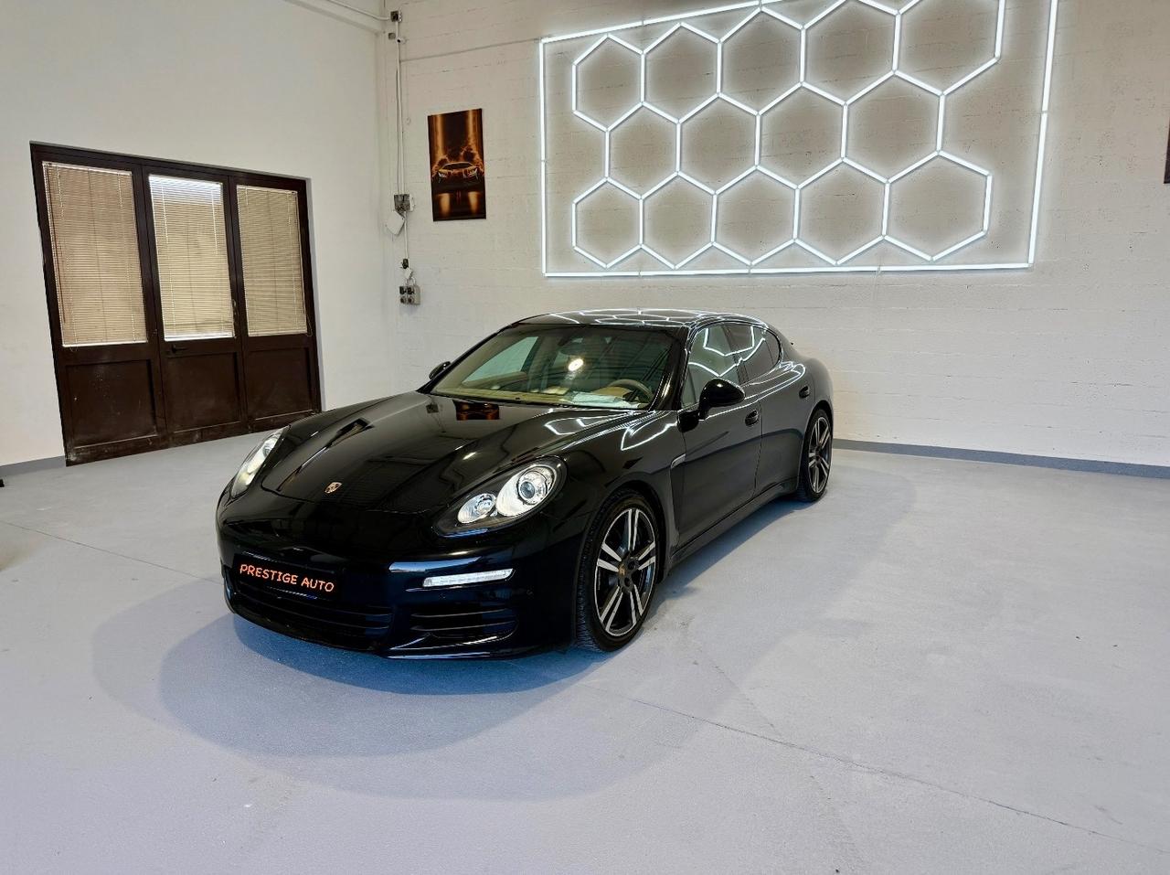 Porsche Panamera 3.0 Diesel 300CV - Full Optional