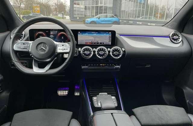 Mercedes-Benz GLA 200 D NIGHT PACK AMG PREMIUM LED NAVI KAMERA MBUX