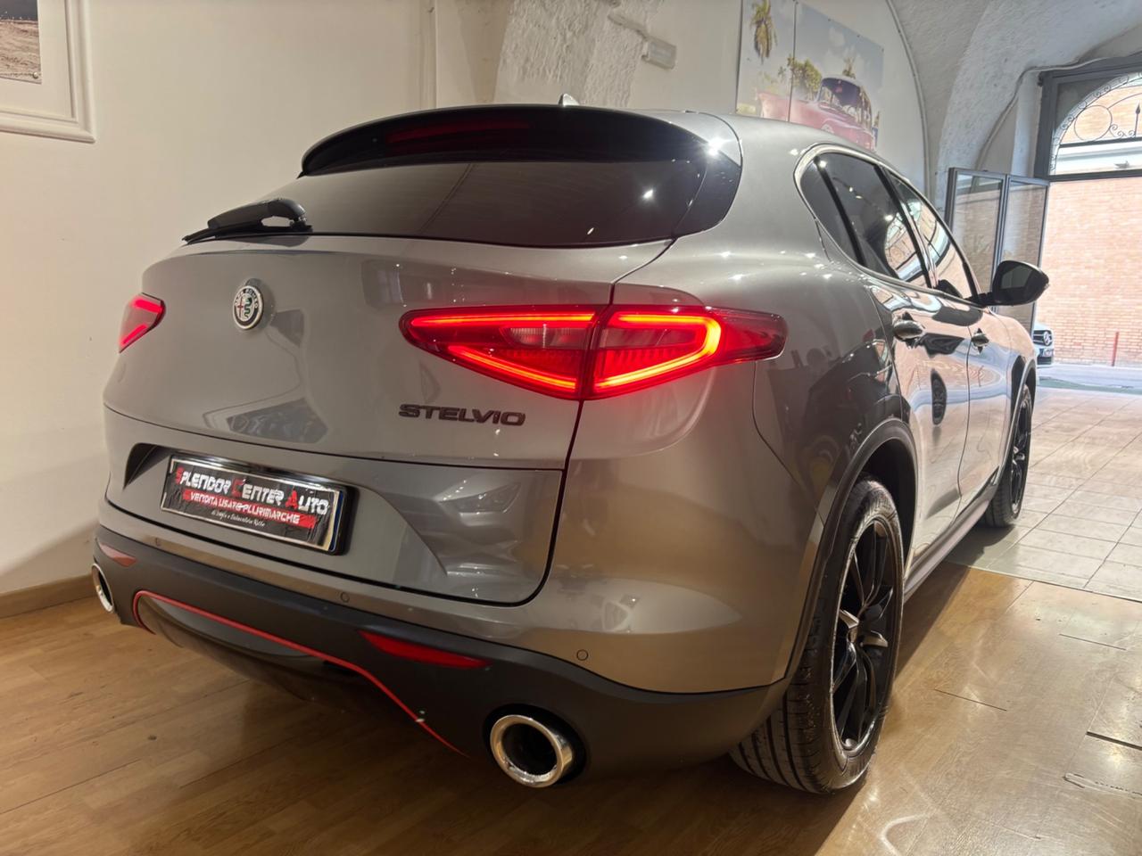 Alfa Romeo Stelvio 2.2 Turbodiesel 180 CV AT8 RWD Super