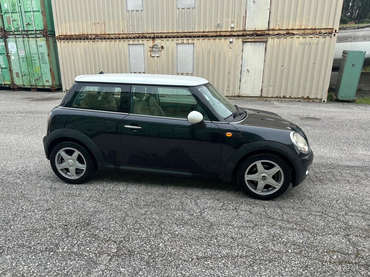 Mini 1.6 16V Cooper PELLE