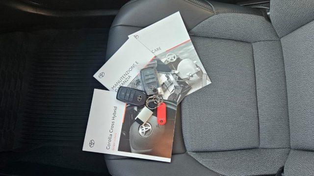 TOYOTA Corolla Cross 2.0 Hybrid 197 CV E-CVT Lounge