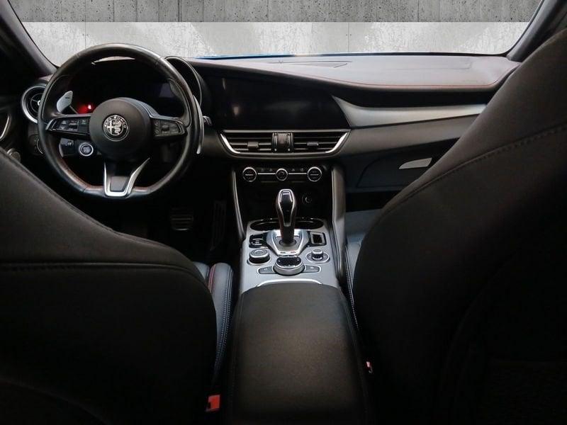 Alfa Romeo Giulia 2.2 t Competizione Q4 210cv auto
