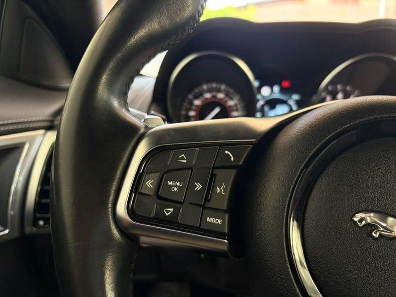 Jaguar F-Type 2.0 i4 300cv auto Chequered Flag