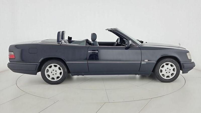 Mercedes-Benz Serie E E 200 cat Cabriolet ASI