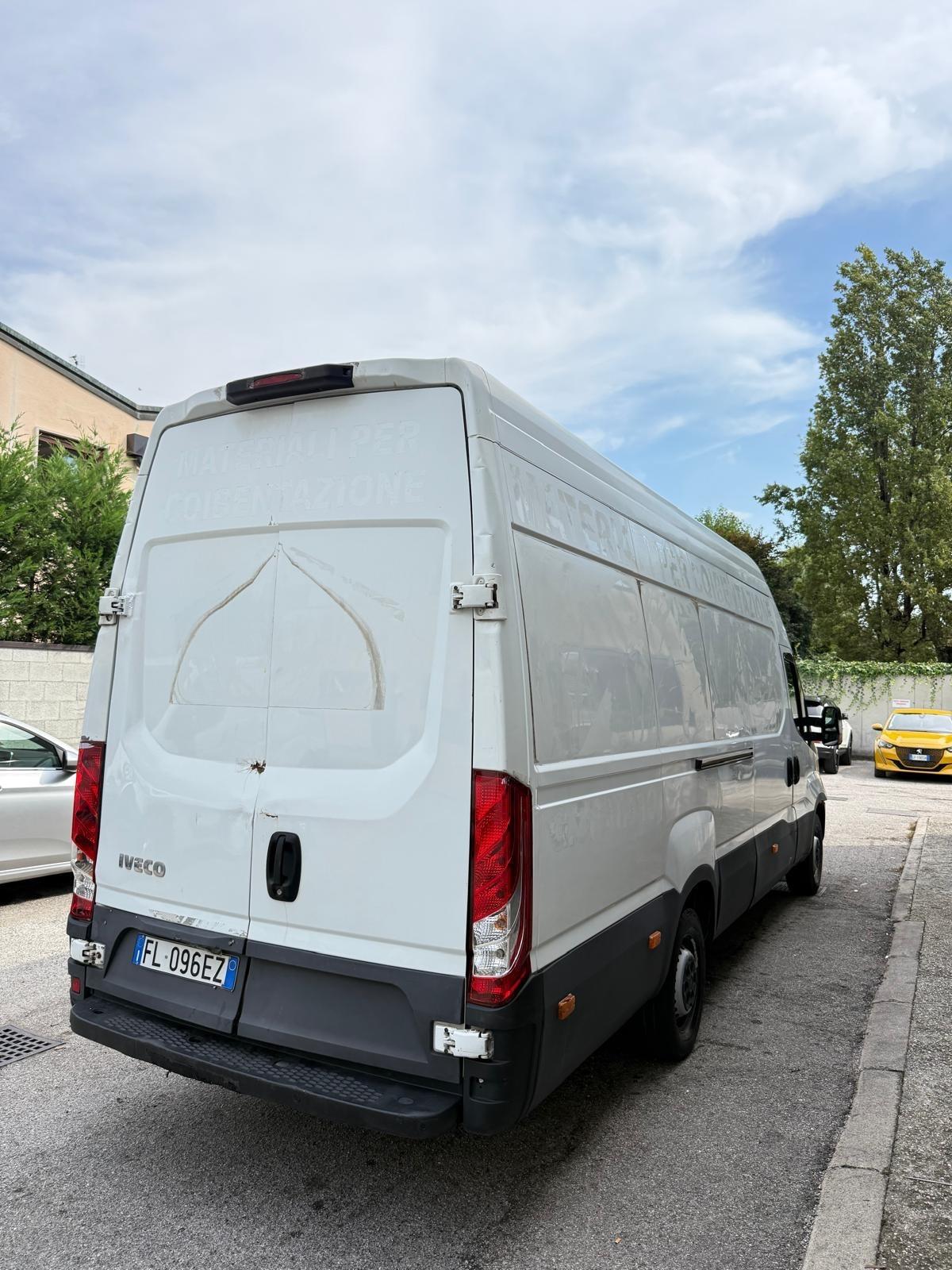 Iveco Daily 33S11V 2.3 HPT PM-SL-TM Furgone