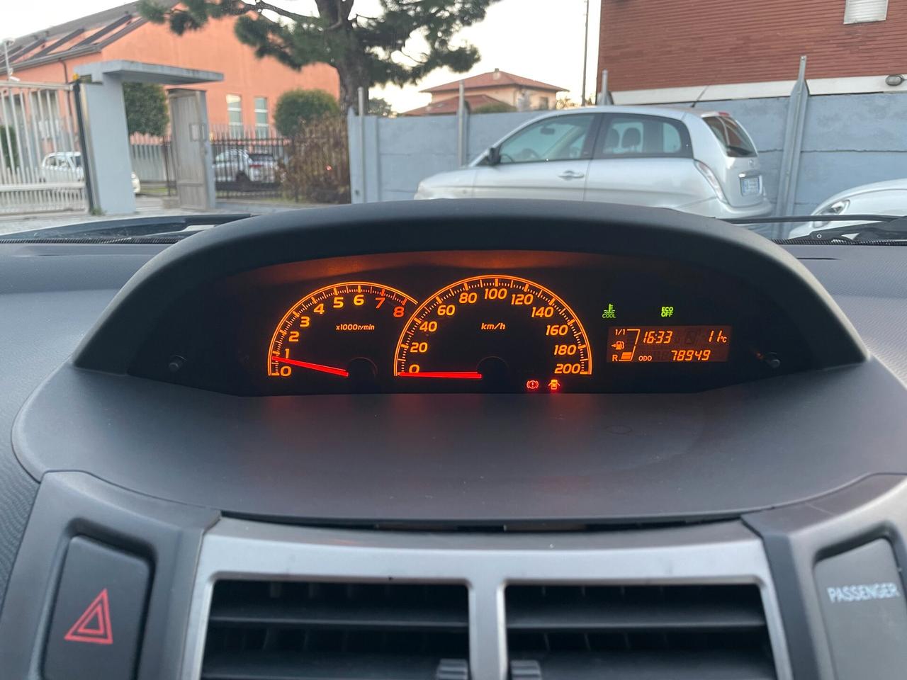 Toyota Yaris 1.3 5 porte Sol my10 facelift IDONEA NEOPATENTATI