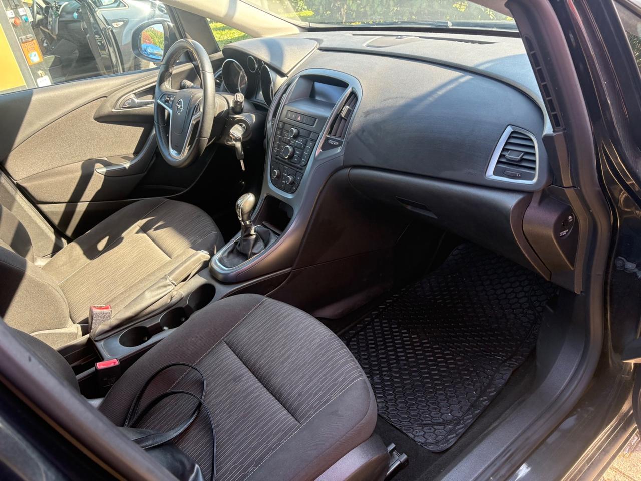 Opel Astra 1.7 CDTI 110CV Sports anno 2013