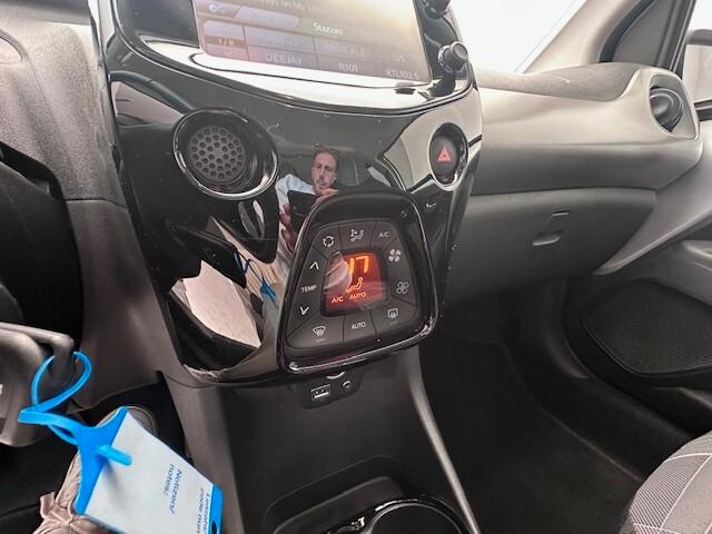 Peugeot 108 VTi 68 ETG 5 porte ALLURE AUTOMATICA