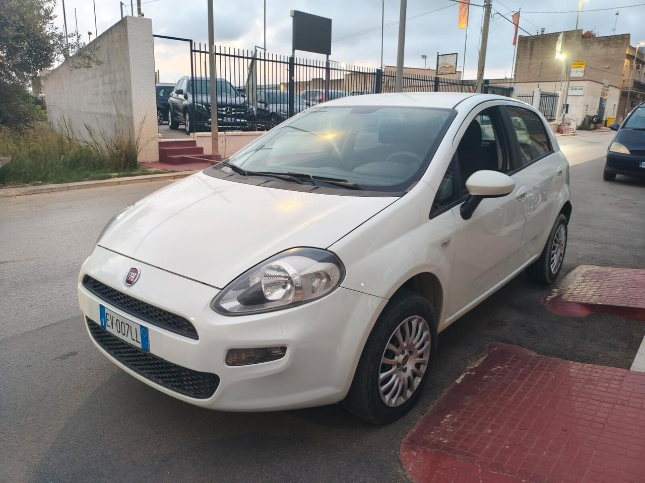 Fiat Punto 1.4 CC 77 CV Natural Power Street 2014