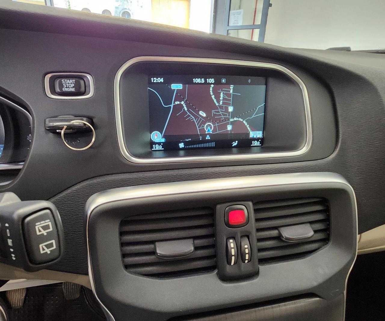 Volvo V40 D4 Geartronic R-design Kinetic
