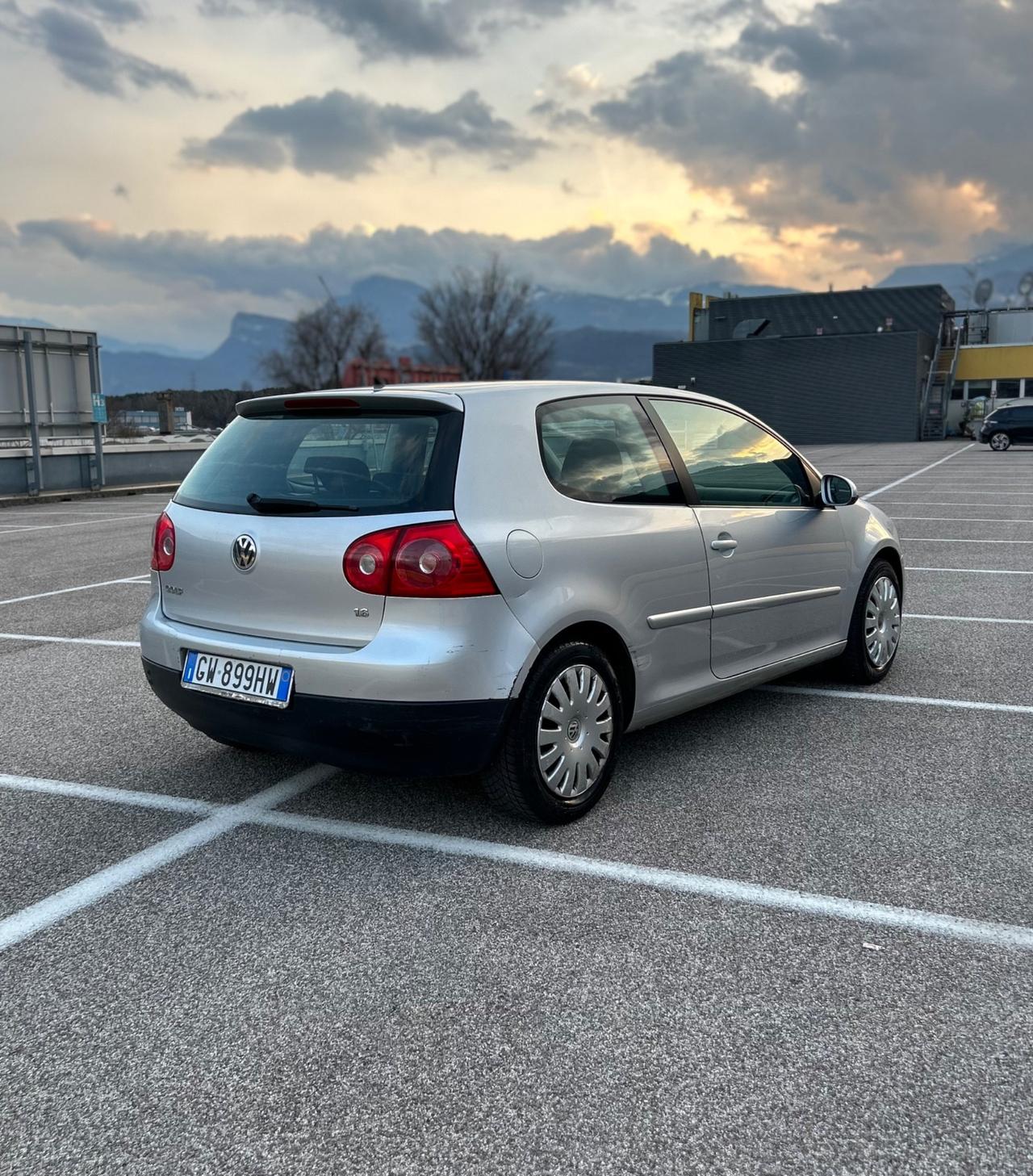 Volkswagen Golf 1.6 Comfortline BiFuel Neopatentati