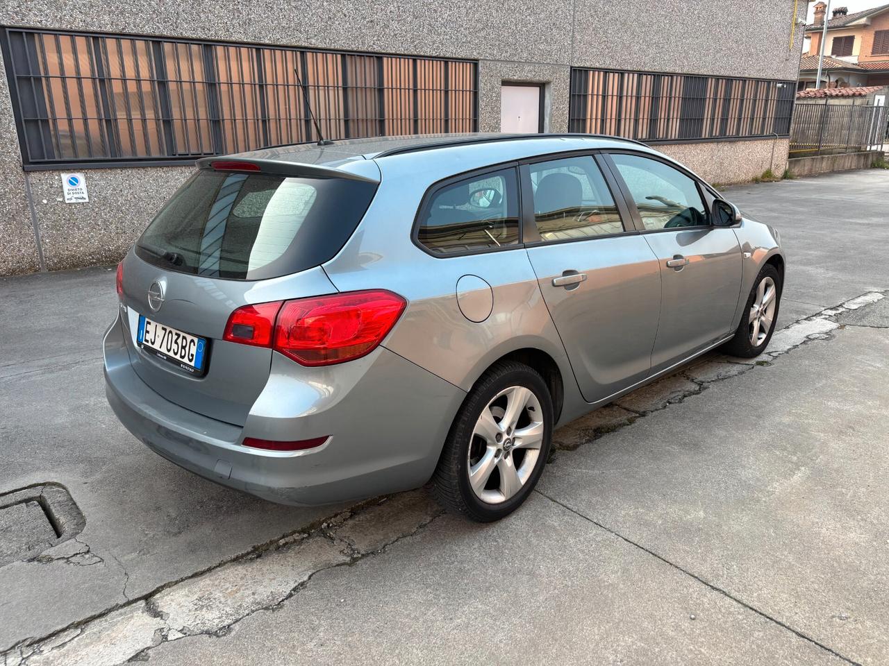 Opel Astra 1.6 115CV Sports Tourer Cosmo