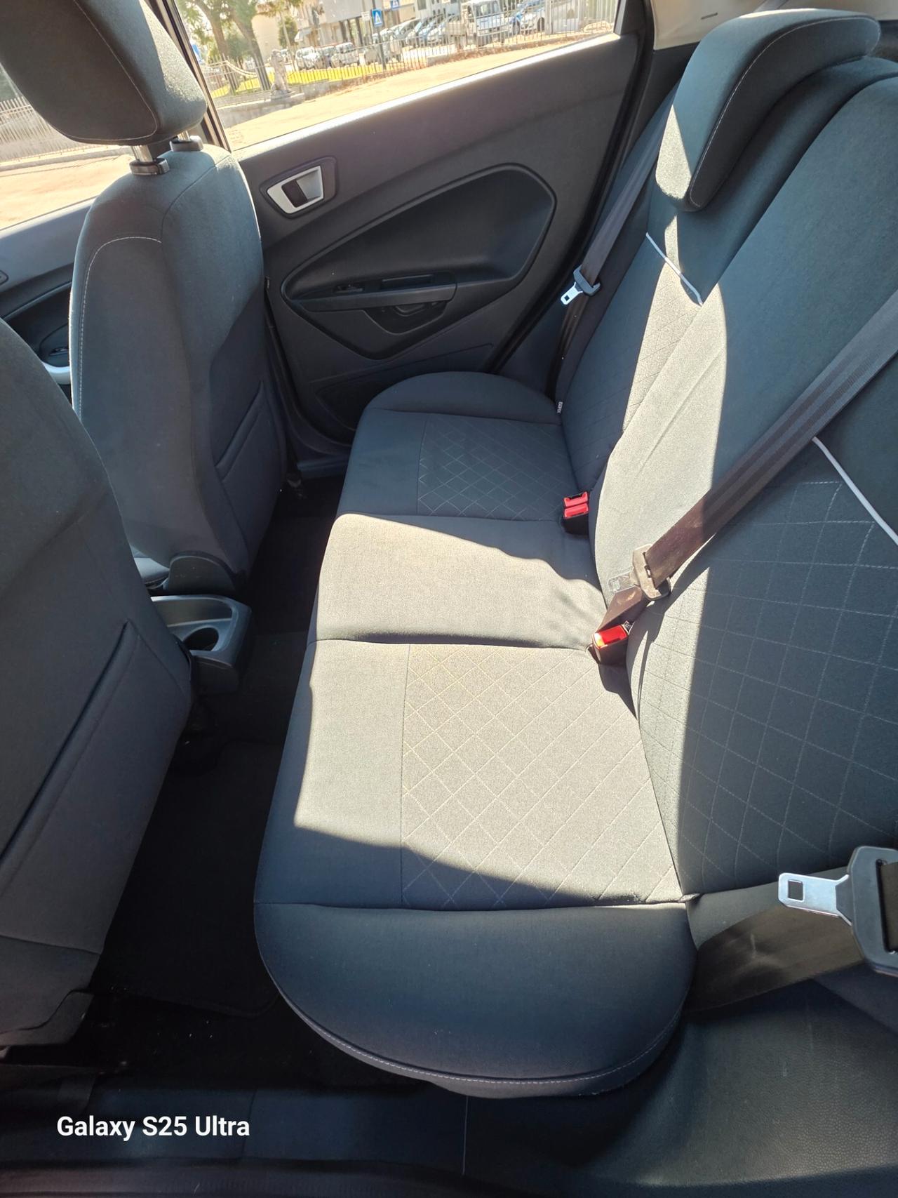Ford Fiesta 1.4 TDCi 70CV 5 porte Titanium