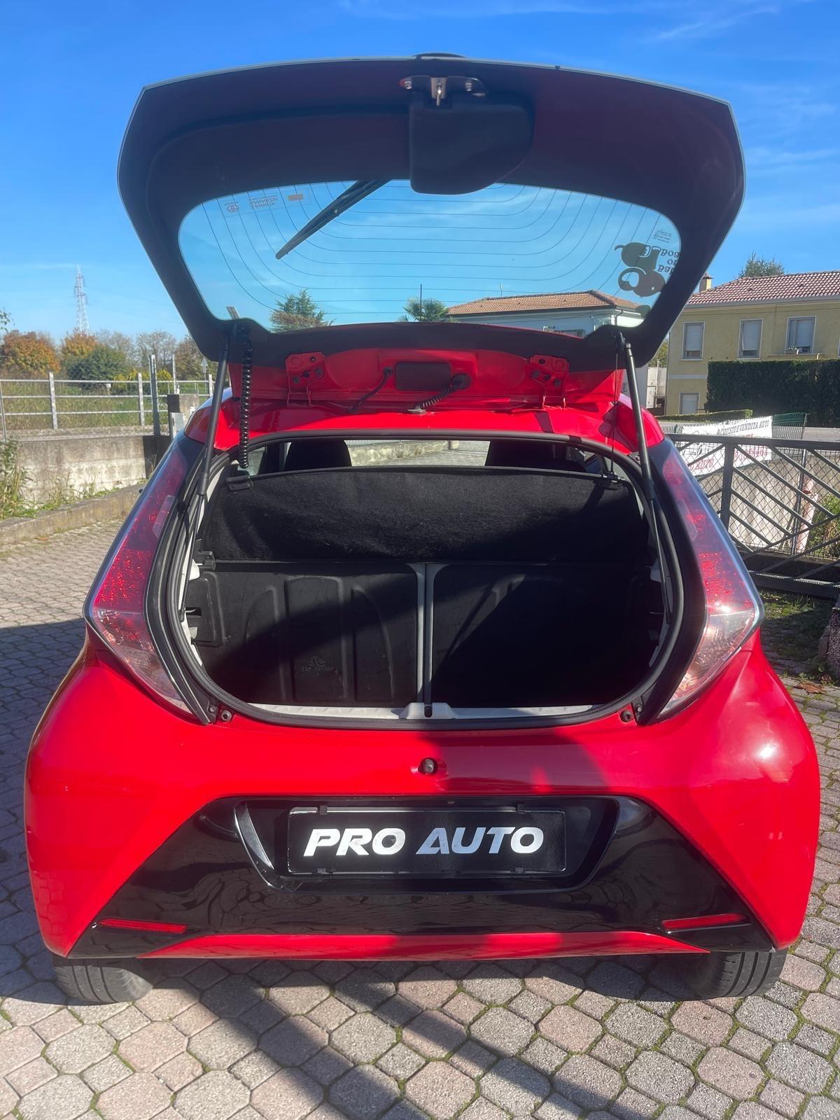 Toyota Aygo 1.0 VVT-i 69 CV 3 porte x-clusiv