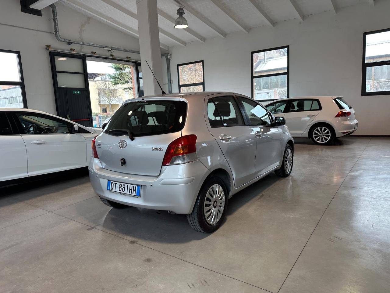 Toyota Yaris 1.0 5 porte Luxury pack