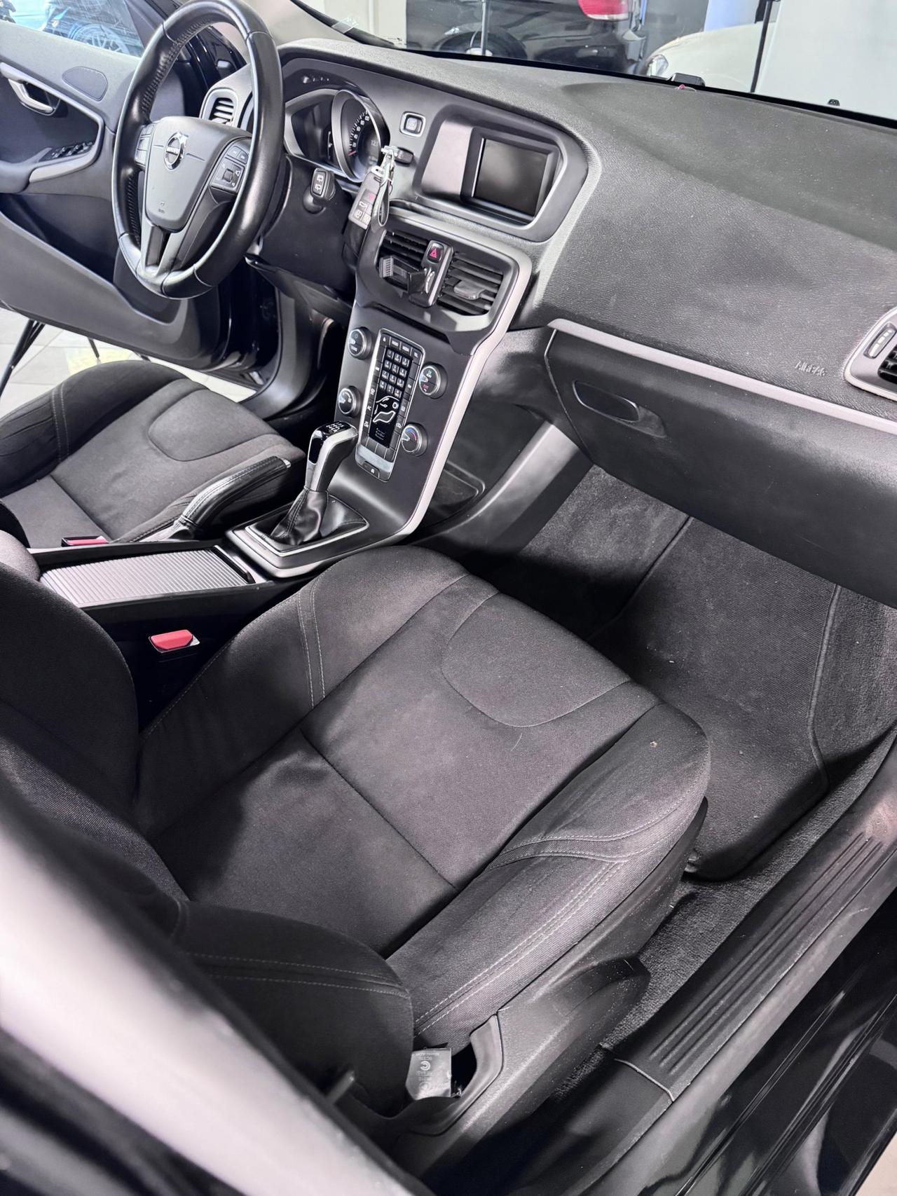 Volvo V40 2.0 d2 Momentum my17