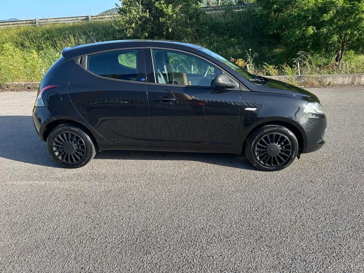 Lancia Ypsilon 1.2 69 CV 5 porte GPL Ecochic Elefantino Blu