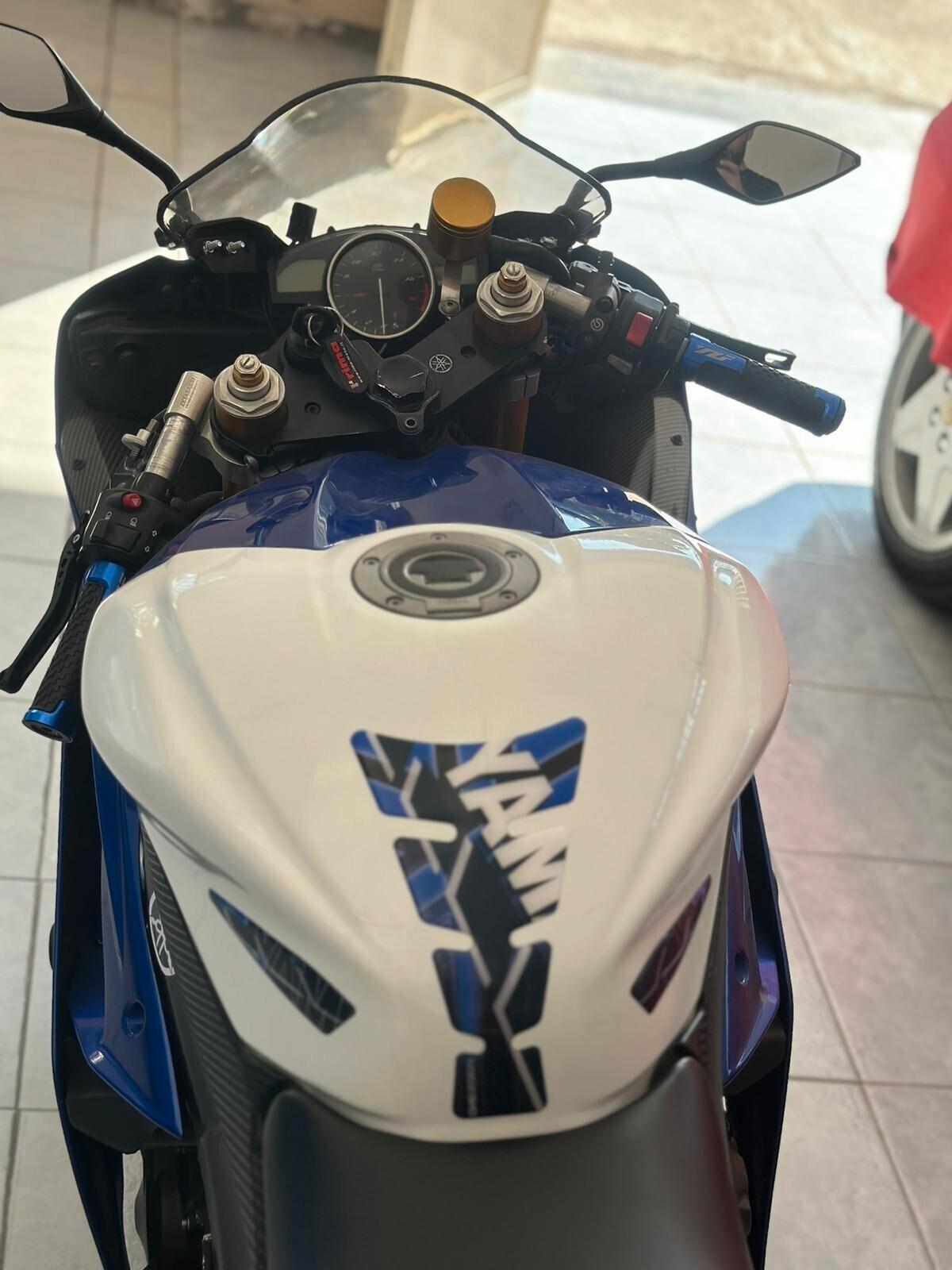 YAMAHA R6 PREZZO PROMO