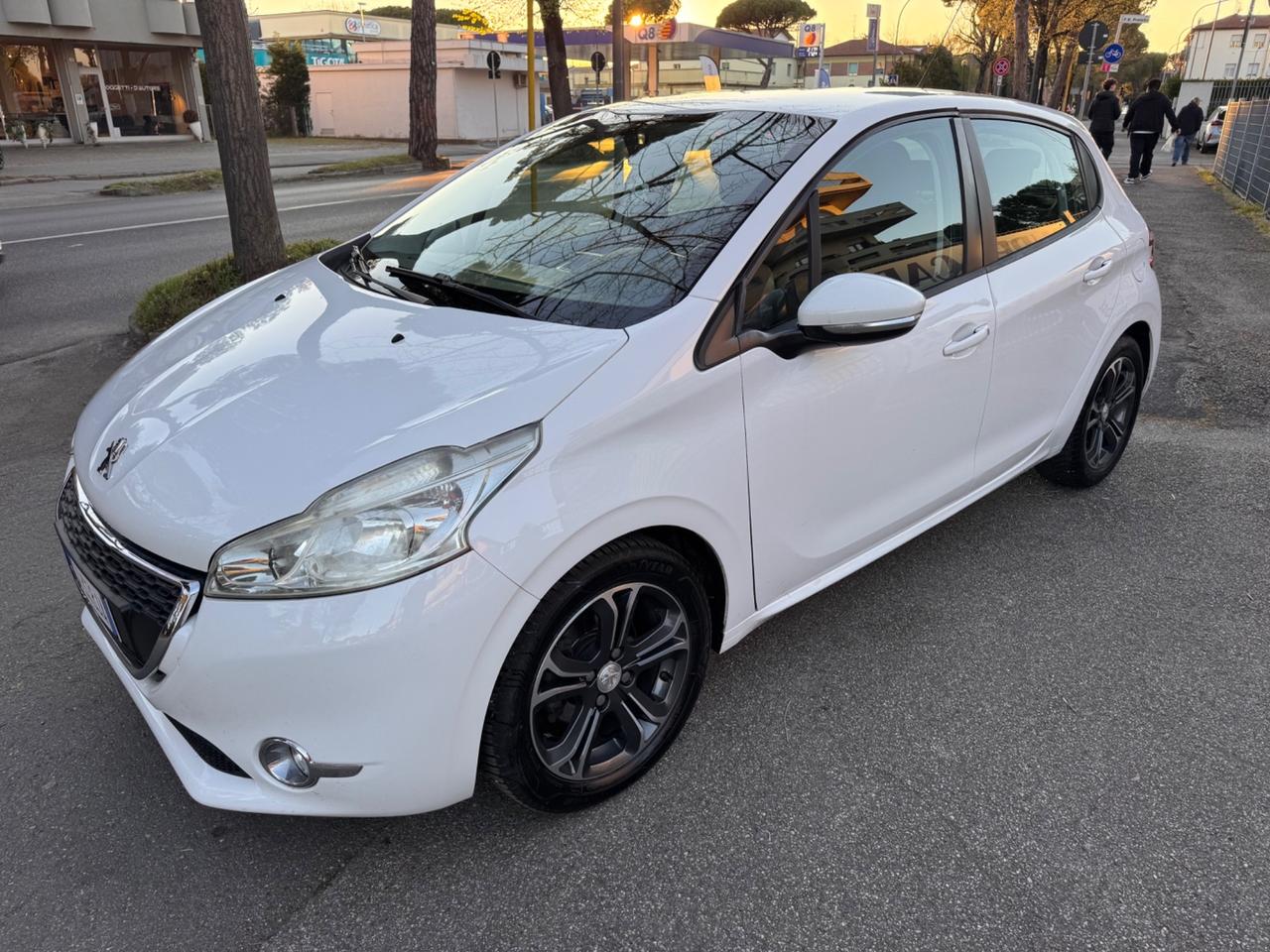 Peugeot 208 1.4 HDi 68 CV 5 p neopaten garanzia 12 m