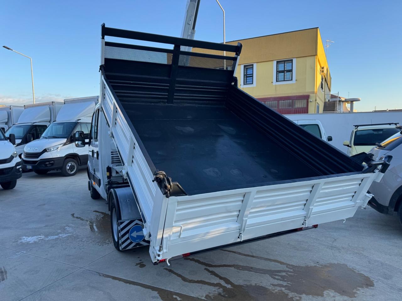 Iveco daily 35c15 7 posti ribaltabile e gru