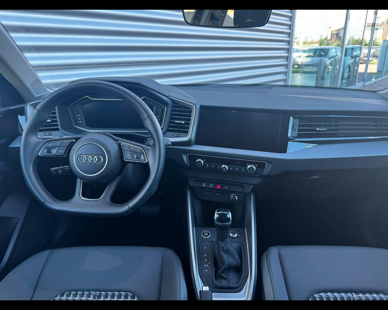 AUDI A1 SPORTBACK 30 TFSI S-TRONIC S-LINE EDITION