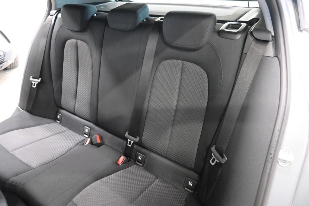 BMW 116D 115CV STEPTRONIC BUSINESS ADVANTAGE ( FARI LED - BMW DIGITAL COCKPIT - NAVI - MIRROR - PDC )