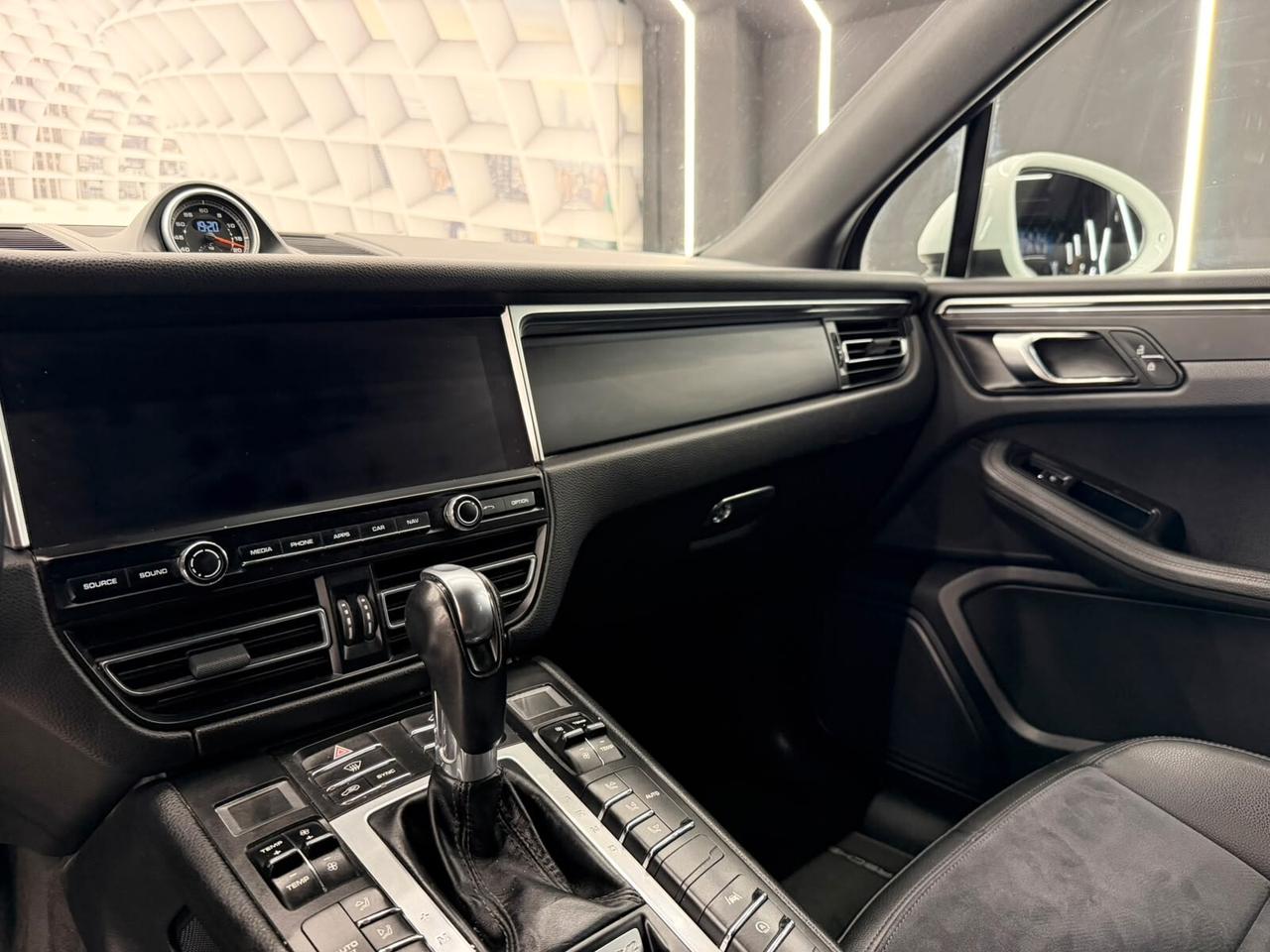 Porsche Macan 2.0 245CV PDK-IPER FULL-KM CERTIFICATI-12 MESI GARANZIA-GOMMATA NUOVA 4 STAGIONI-PERMUTE