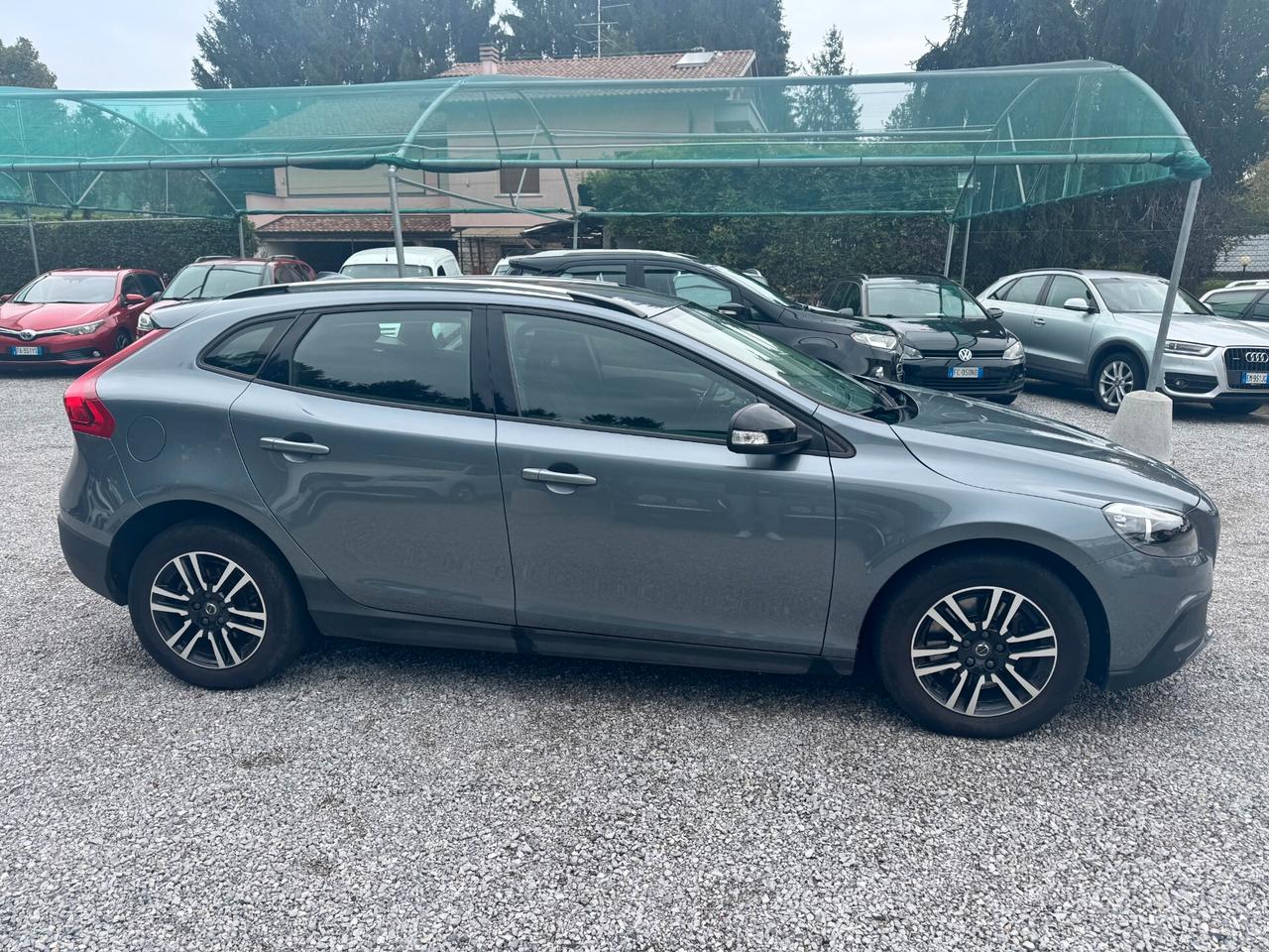 Volvo V40 Cross Country D2 Business Plus