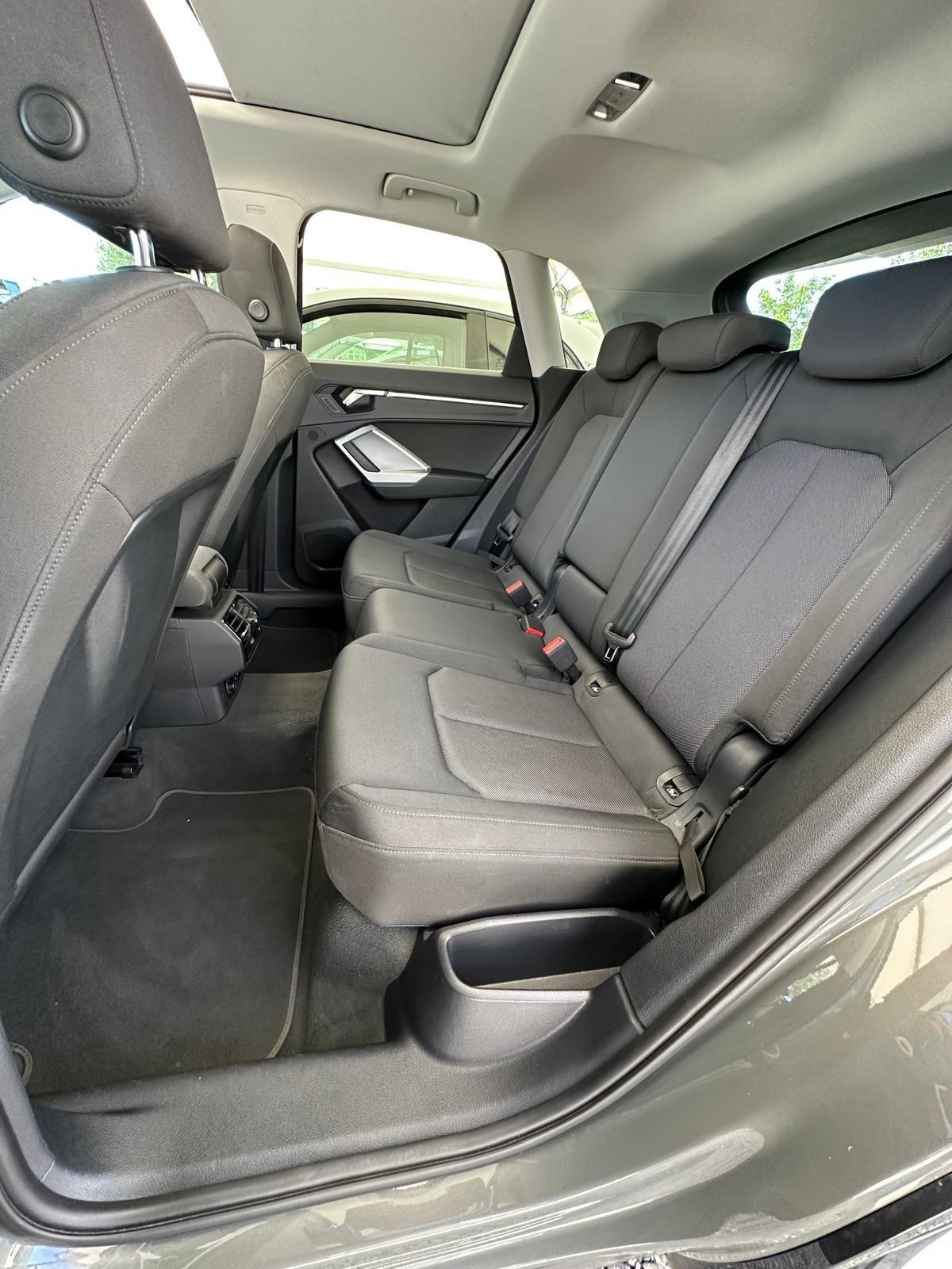 Audi Q3 35 TDI S tronic Business