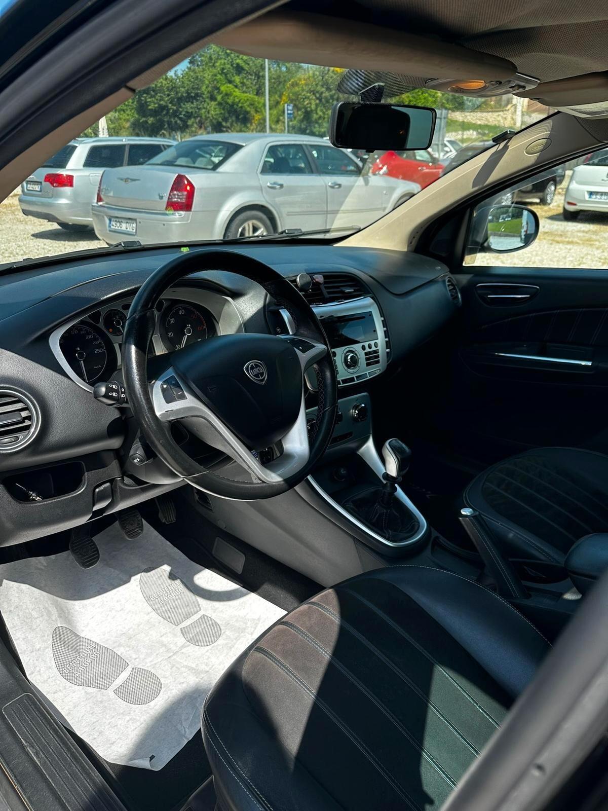 Lancia Delta 1.6 MJT DPF Platino