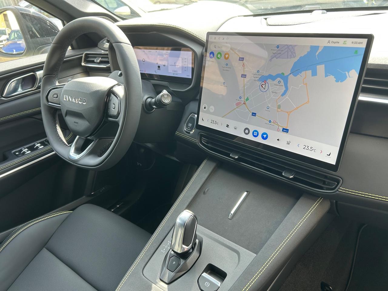 Lynk&co 01 PHEV More